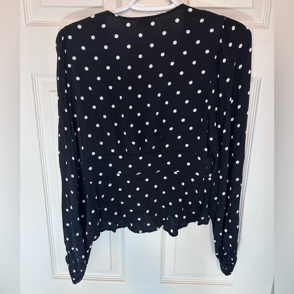 Wilfred Aritzia Peasant Black Polka Dot peplum blouse with pearl buttons size XS - Picture 5 of 9